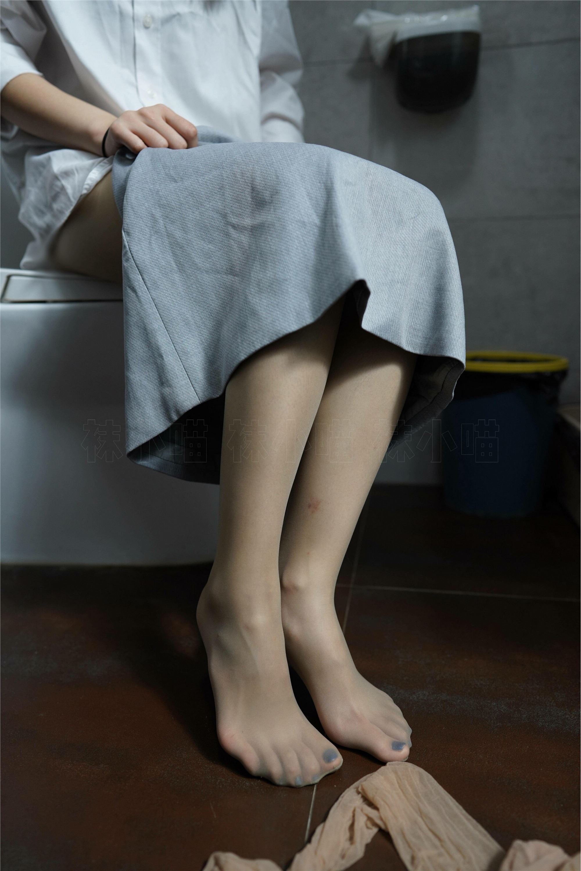 kittyWawa袜小喵  KT248 同事帮我修电视：中